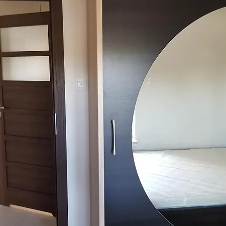 Moderna By Metro Station Apartment